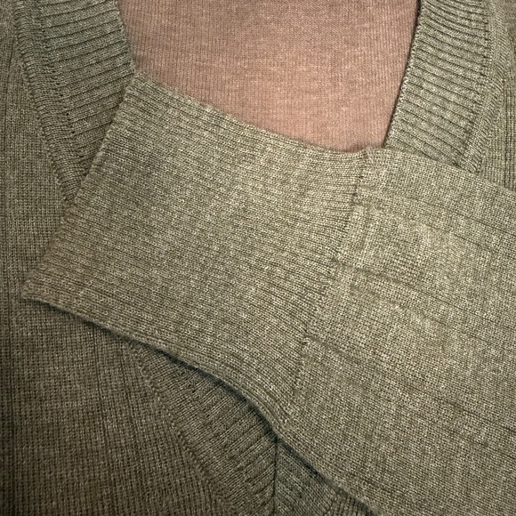 Vintage 90s Olive Green V-Neck Knit Sweater - Picture 6 of 9